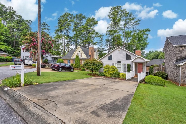 8 Twining Terrace sold home in Arbours, Spartanburg, SC