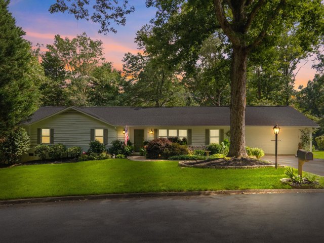 8 Eastwood Drive sold home in Old Mill Estate, Taylors, SC