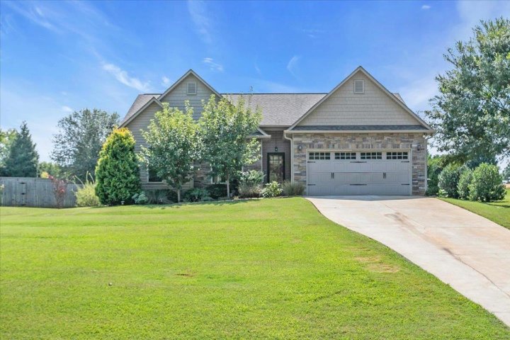 311 Cliffrose Court sold home in Lancaster Farms, Spartanburg, SC
