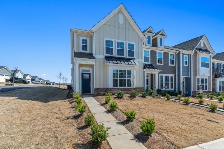 305 Novelty Drive sold home in O'Neal Village, Greer, SC