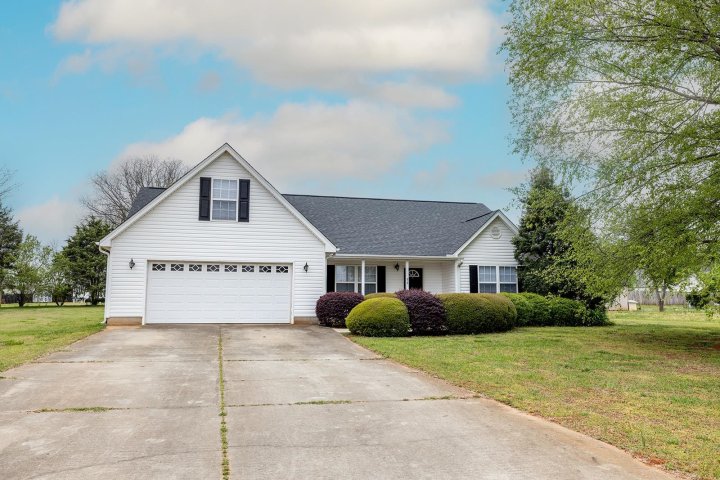 210 Cherry Blossom Court sold home in Bright Farms, Duncan, SC