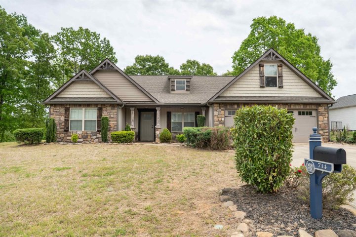 714 Tudor Lane sold home in Shaftsbury, Boiling Springs, SC