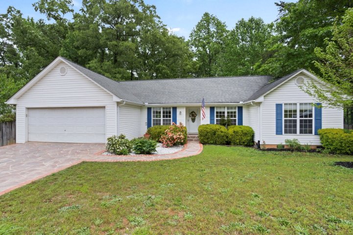 208 Laurelwood Drive sold home in Laurelwood, Boiling Springs, SC