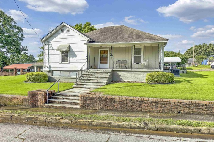 1 Robinsview Lane sold home in Saxon Village, Spartanburg, SC