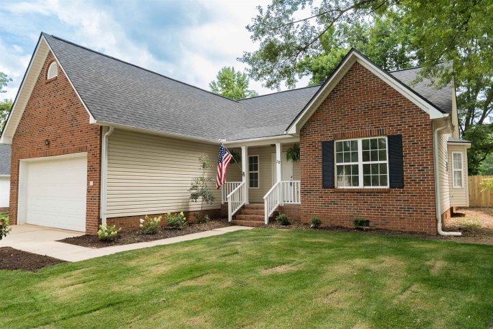 232 Silverbell Drive sold home in Ravenwood, Boiling Springs, SC