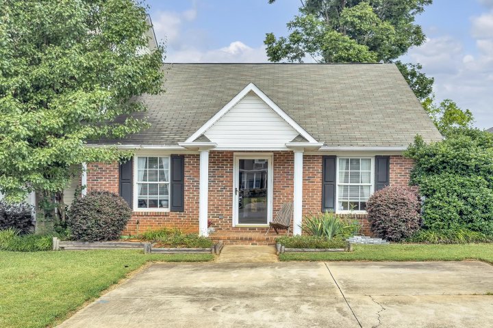 360 W Pointe Drive sold home in West Point, Spartanburg, SC