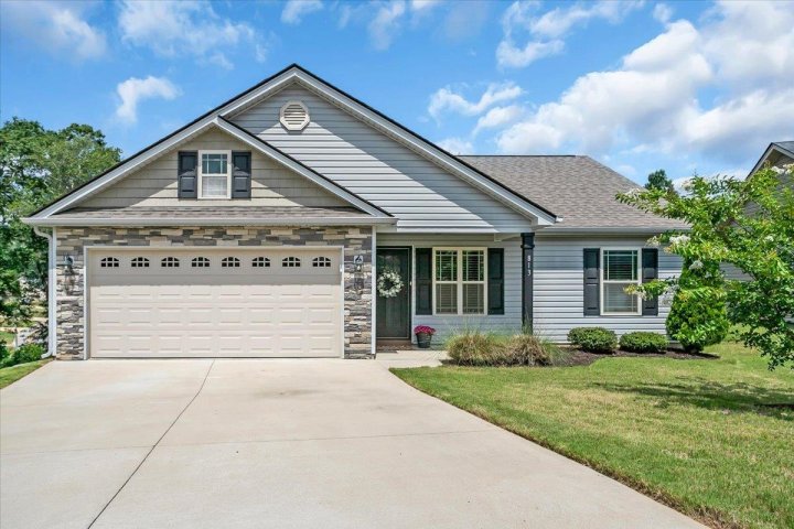 813 N Mossy Rock Road sold home in Shoally Brook, Spartanburg, SC