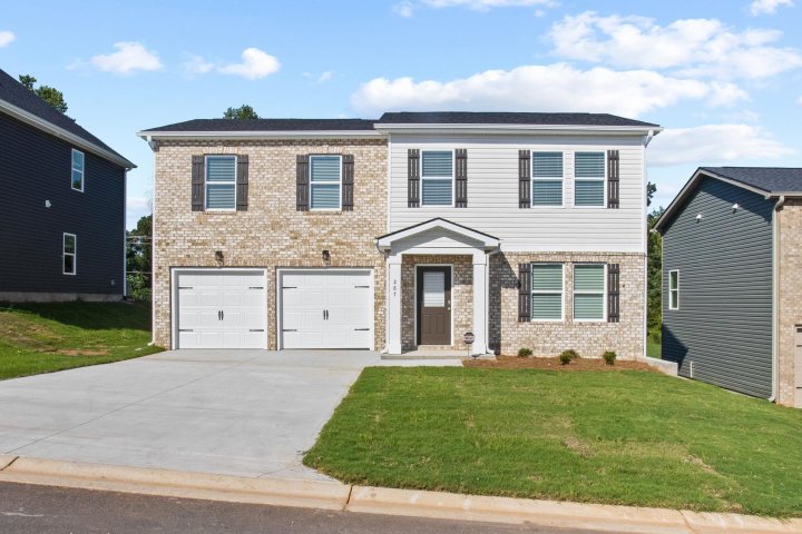 287 Pretoria Drive active home in Rutledge Estates, Woodruff, SC