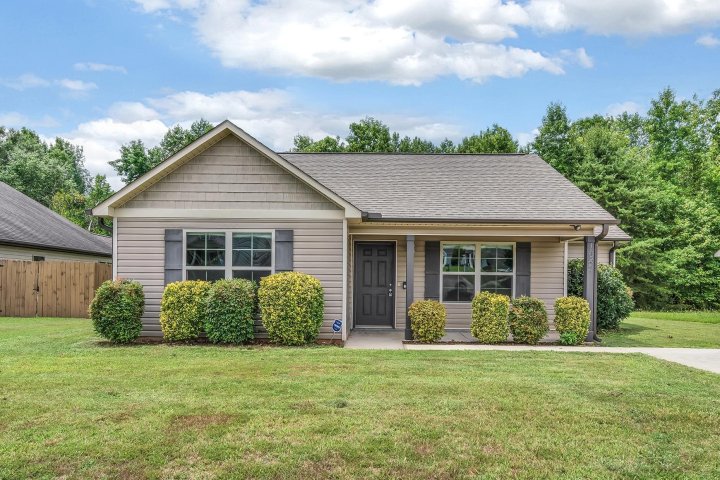 1042 Slow Creek Court sold home in Candlewood, Boiling Springs, SC
