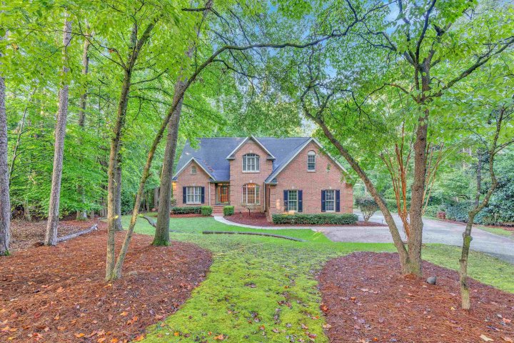 388 Pinehurst Drive active home in Carolina Country Club, Spartanburg, SC
