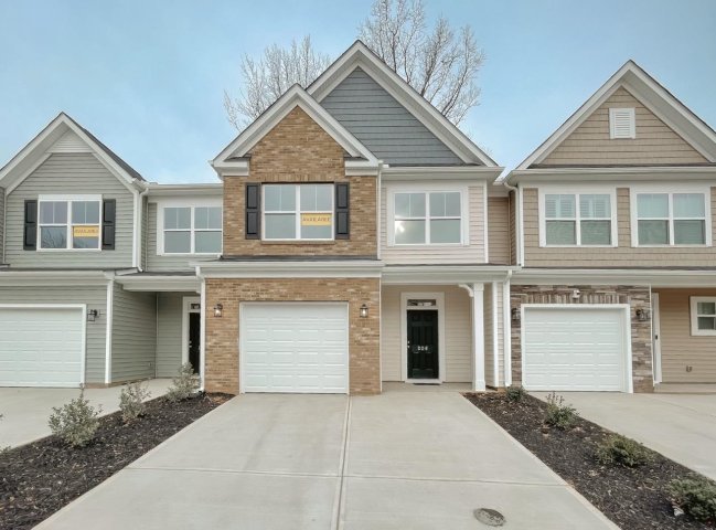 206 Spartina Court active home in East Main Townes, Spartanburg, SC