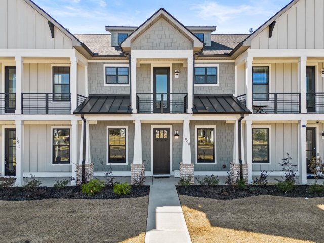 1008 Zinfandel Way active home in The Townes At Squires Pointe, Duncan, SC