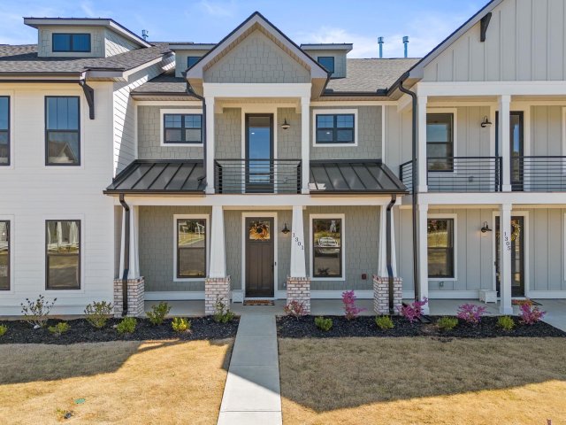 1301 S Pinot Road active home in The Townes At Squires Pointe, Duncan, SC
