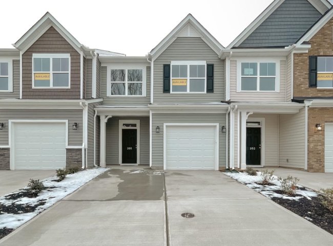 205 Spartina Court active home in East Main Townes, Spartanburg, SC
