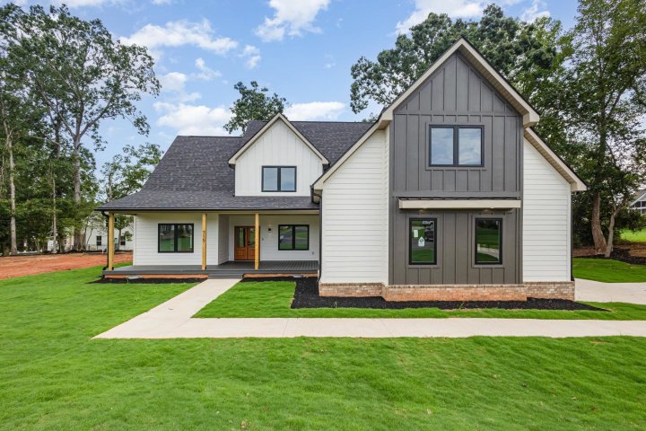 715 Tenerriffe Court sold home in Conamara Farms, Woodruff, SC