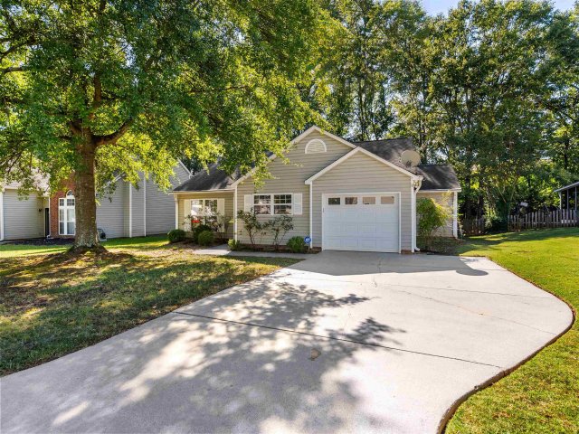 242 Birds Eye View sold home in Eagle Pointe, Boiling Springs, SC