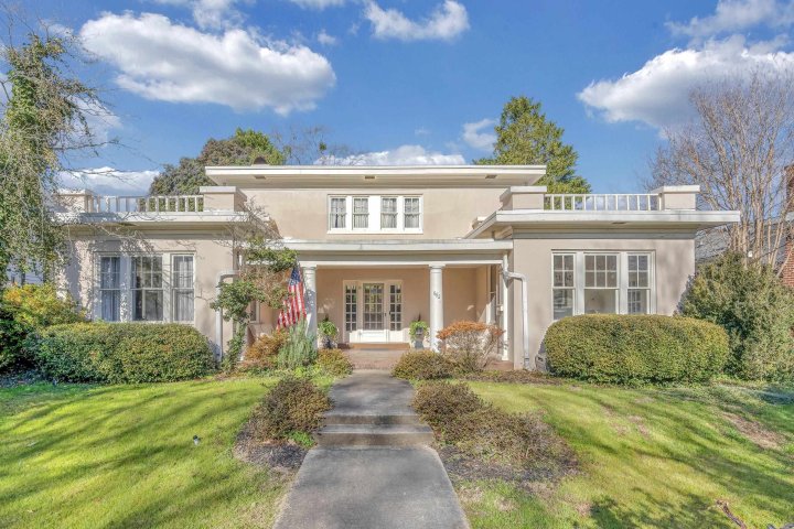 662 Otis Boulevard active home in Converse Heights, Spartanburg, SC