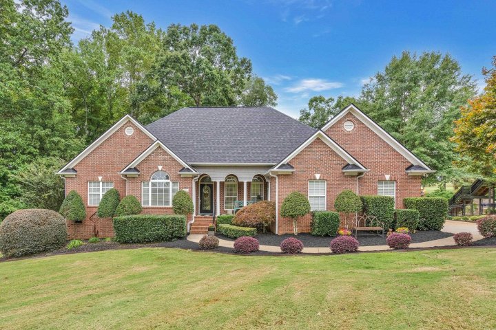 123 N Woodfin Ridge Drive active home in Woodfin Ridge, Inman, SC