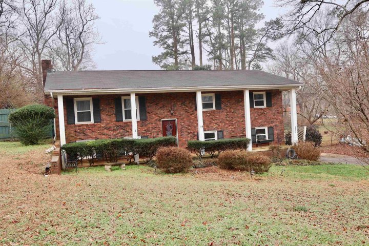 120 Woodshire Drive sold home in Springfield, Boiling Springs, SC