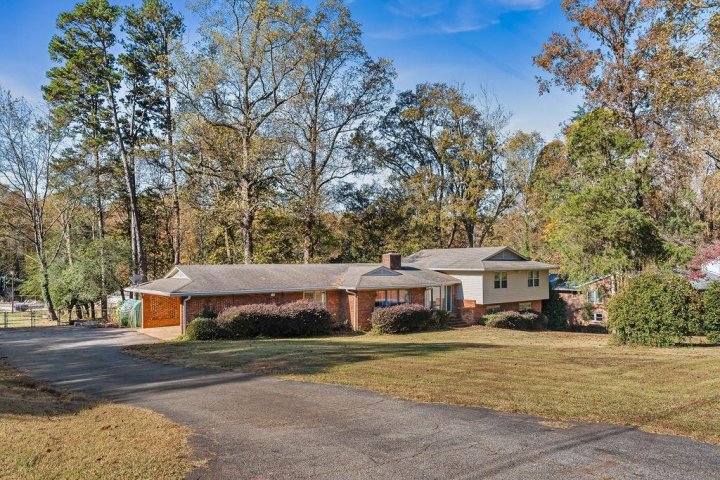 524 Perrin Drive active home in Hillbrook, Spartanburg, SC