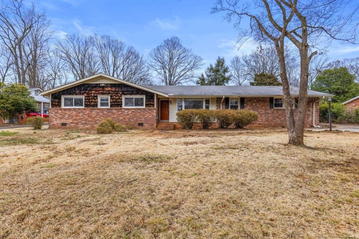 108 Duval Dr active home in Hillbrook, Spartanburg, SC