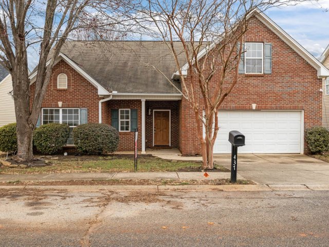 437 Melbourne Lane active home in Westgate Plantation, Spartanburg, SC