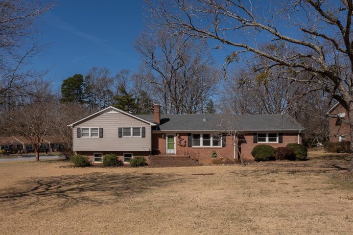332 St James Drive pending home in Woodland Hgts, Spartanburg, SC