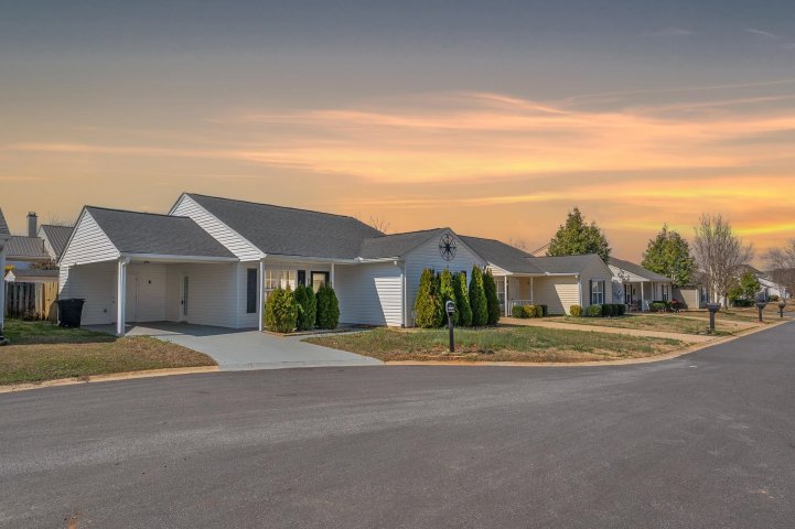 508 Sierra Ridge Court pending home in Cypress Ridge, Moore, SC