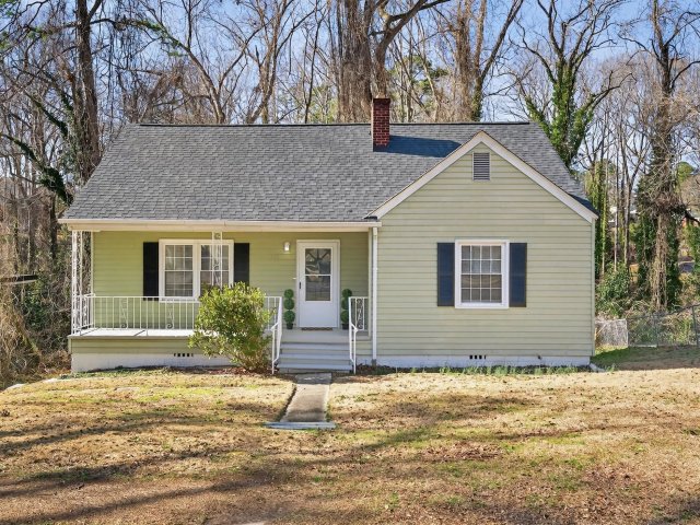 111 Oakleaf Drive active home in Park Hills, Spartanburg, SC
