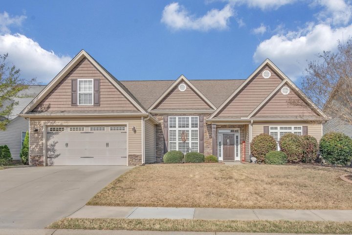 124 Dewfield Lane pending home in Glen Lake, Boiling Springs, SC