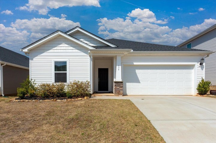 135 Lavinia Circle active home in Chatham Forest, Duncan, SC