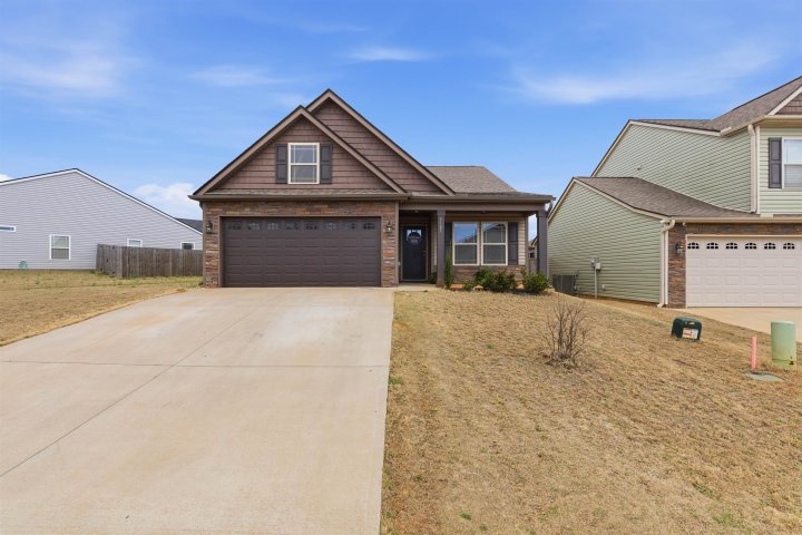 1161 Wanley Way active home in Pine Valley, Boiling Springs, SC
