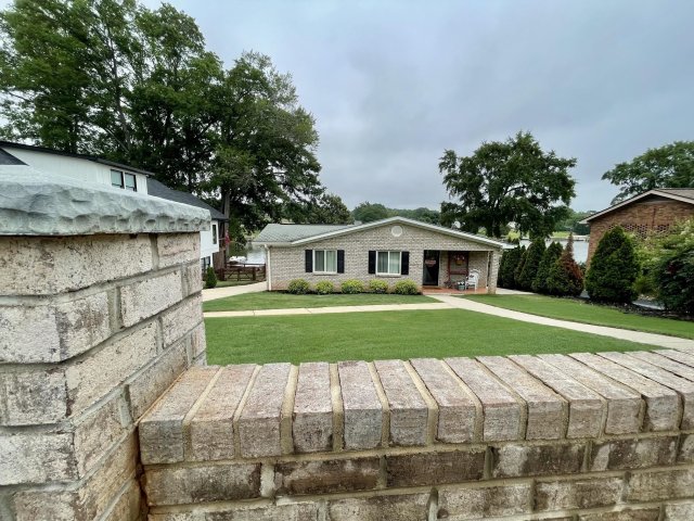 Homes in Lake Bowen, Inman