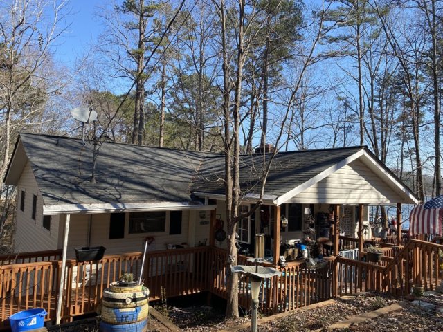 542 S Century Drive sold home in Shady Shores, Martin, GA