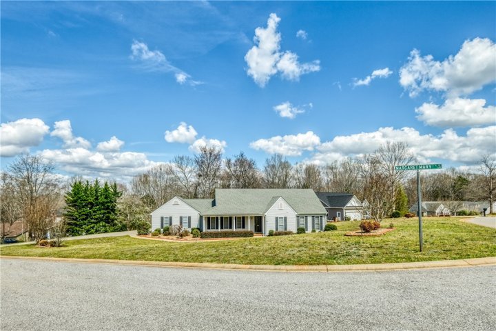 100 Margaret Mary Lane sold home in Pendleton Place, Pendleton, SC