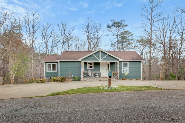 370 Woodmere Drive sold home in Woodmere At Table Rock, Pickens, SC