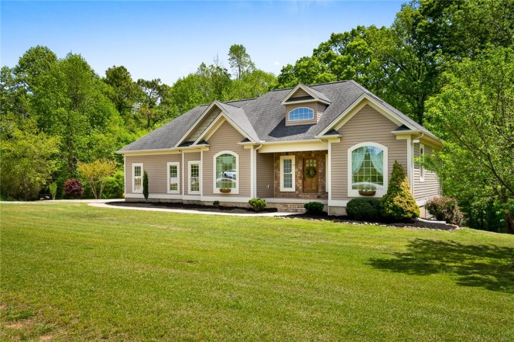 412 Arrowhead Lake Trail sold home in Arrowhead Lake Farms, Westminster, SC