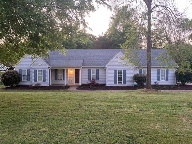 100 Carrie Leigh Lane sold home in Pendleton Place, Pendleton, SC