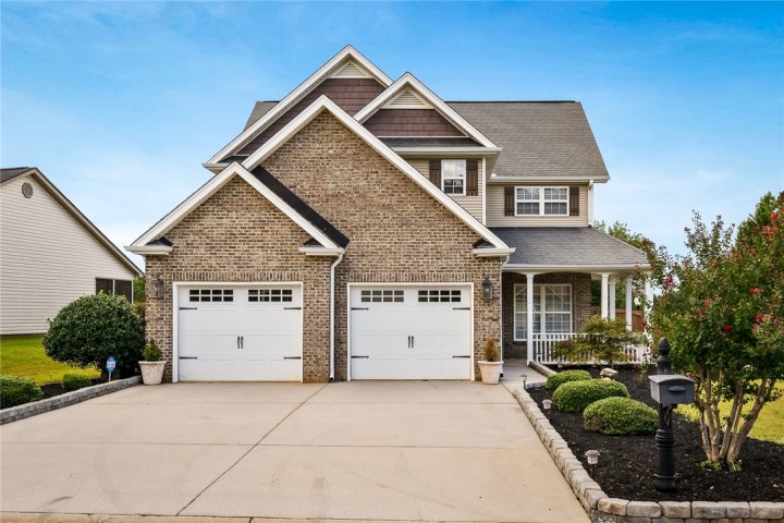 1015 Whirlaway Circle sold home in Lexington Point, Anderson, SC