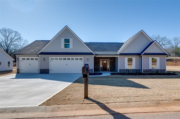 102 Cliftons Landing Drive sold home in Edgewater At Six And Twenty, Anderson, SC