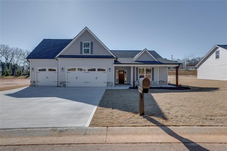 104 Cliftons Landing Drive sold home in Edgewater At Six And Twenty, Anderson, SC
