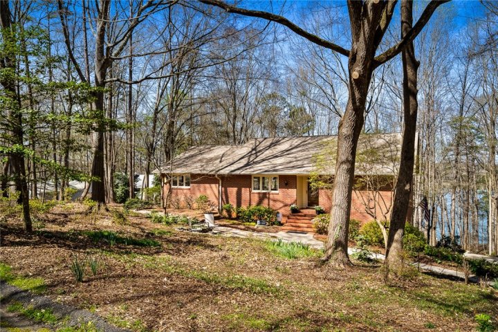 1300 Hunters Trail sold home in Hunters Trail, Anderson, SC
