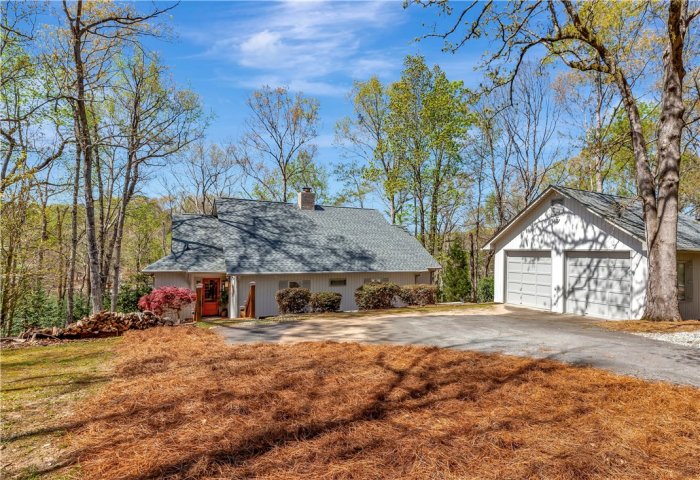 412 Paradise Circle sold home in Paradise Point, Townville, SC