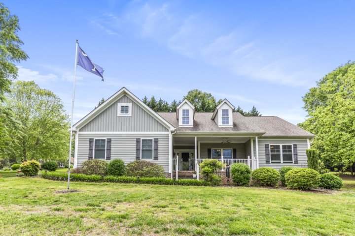 100 Lake Ridge Circle sold home in Hunters Run, Walhalla, SC