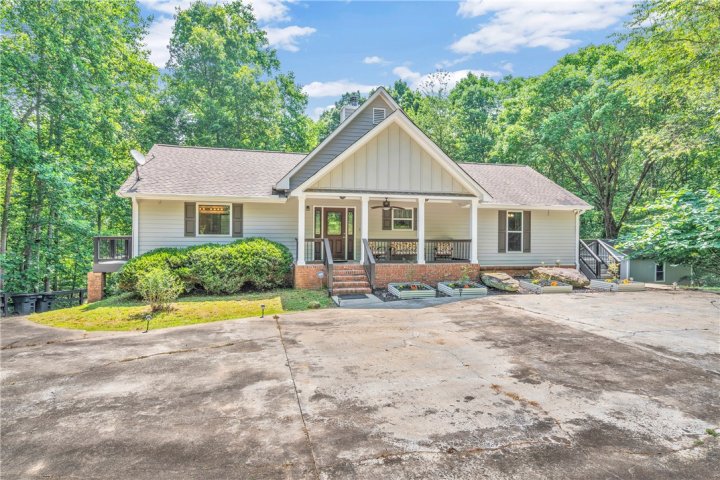 104 Gates Cove Drive 102 Gates Cove Drive sold home in The Gates, Fair Play, SC