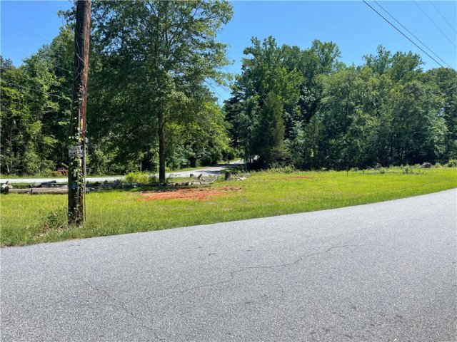 130 Pikes Lane sold home in Lakefront, Anderson, SC