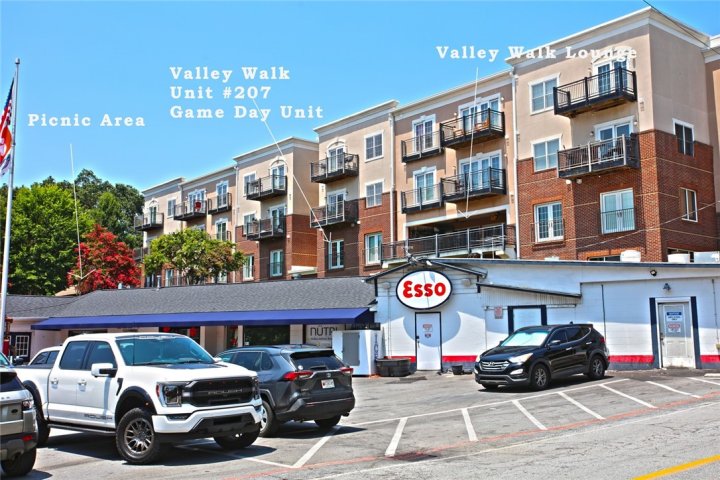 101 Oak Street Unit 207 sold home in Valley Walk, Clemson, SC