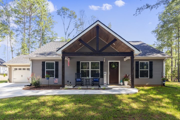 110 Forest Drive sold home in Shenandoah, Townville, SC