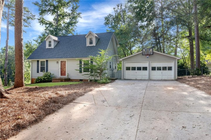 140 Evergreen Court sold home in Spring Forest, Central, SC