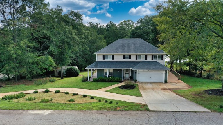 1200 Moorehead Place sold home in Century Hills, Pendleton, SC